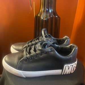 Moschino lowtop let’s go sneakers 7